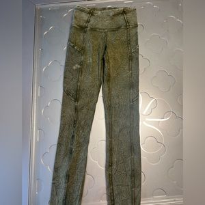 Lululemon Fast and free 25